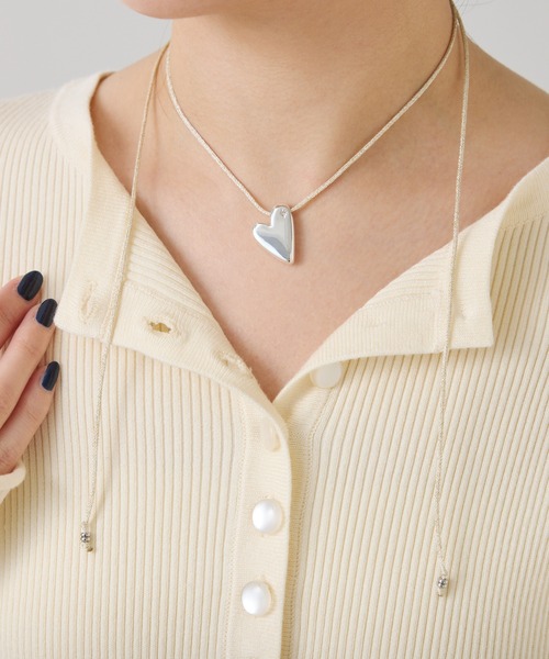 PAPILLONNER(パピヨネ)の「コードネックレス(ネックレス・レディース・アイボリー/ブラック・FREE)」の3枚目の写真