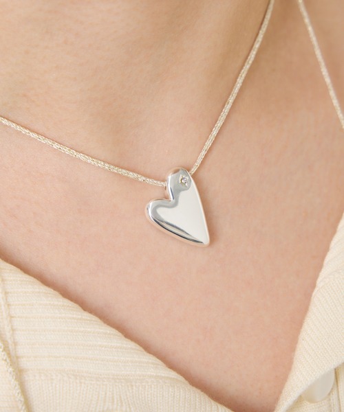 PAPILLONNER(パピヨネ)の「コードネックレス(ネックレス・レディース・アイボリー/ブラック・FREE)」の4枚目の写真