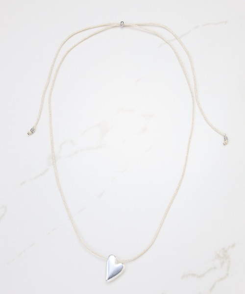 PAPILLONNER(パピヨネ)の「コードネックレス(ネックレス・レディース・アイボリー/ブラック・FREE)」の13枚目の写真