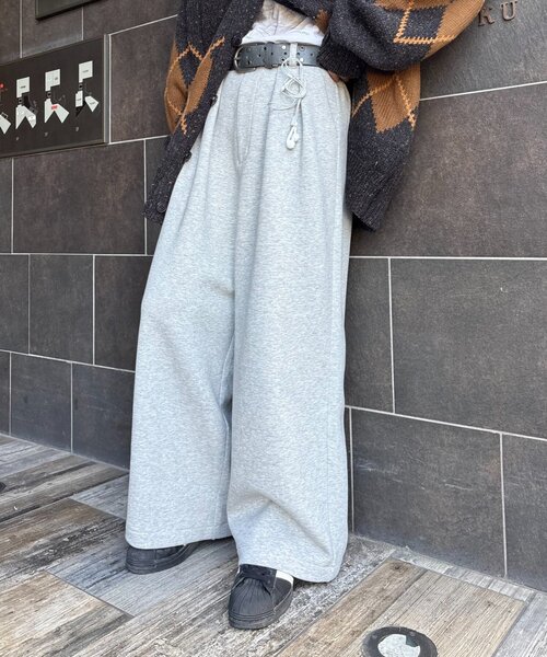 CIAOPANIC TYPY(チャオパニックティピー)の「【UNISEX】スラックス見え/あったかワイドスウェットパンツ(その他パンツ・レディース・ブラック/グレー/ブラウン・MEDIUM/LARGE)」の20枚目の写真