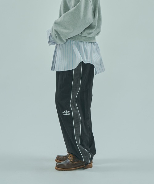 UMBRO（アンブロ）の「(UMBRO × ROSE BUD)NYLON PANTS（その他パンツ・レディース・ブラック/ベージュ・ONE SIZE）」の4枚目の写真