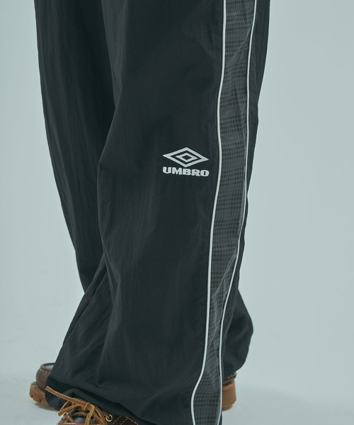 UMBRO（アンブロ）の「(UMBRO × ROSE BUD)NYLON PANTS（その他パンツ・レディース・ブラック/ベージュ・ONE SIZE）」の10枚目の写真