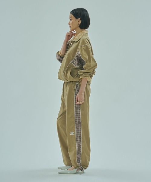 UMBRO（アンブロ）の「(UMBRO × ROSE BUD)NYLON PANTS（その他パンツ・レディース・ブラック/ベージュ・ONE SIZE）」の15枚目の写真