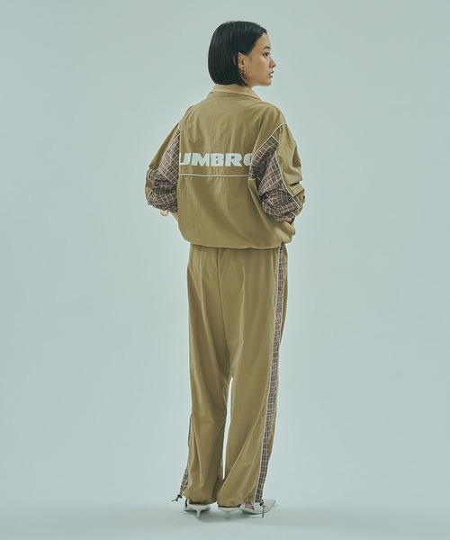 UMBRO（アンブロ）の「(UMBRO × ROSE BUD)NYLON PANTS（その他パンツ・レディース・ブラック/ベージュ・ONE SIZE）」の16枚目の写真