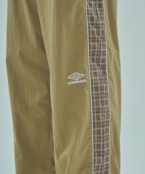 UMBRO（アンブロ）の「(UMBRO × ROSE BUD)NYLON PANTS（その他パンツ・レディース・ブラック/ベージュ・ONE SIZE）」の17枚目の写真