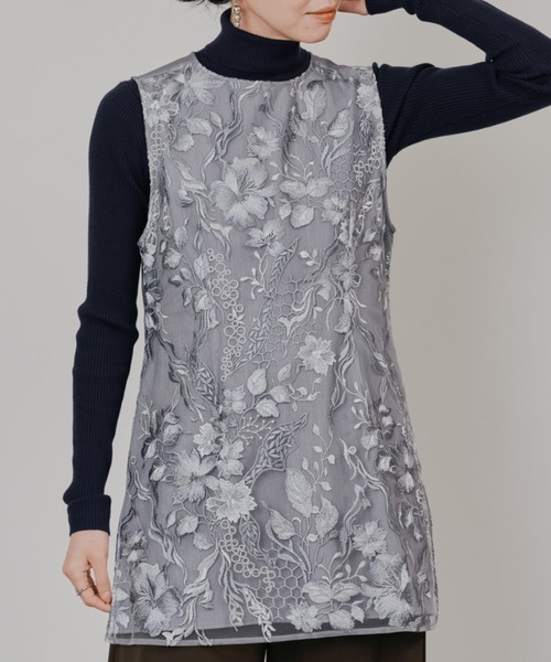 TEVALT(ヴァレット)の「ベルト付レーストップス(Tシャツ/カットソー・レディース・ブラウン/ライトグレー・38)」の2枚目の写真