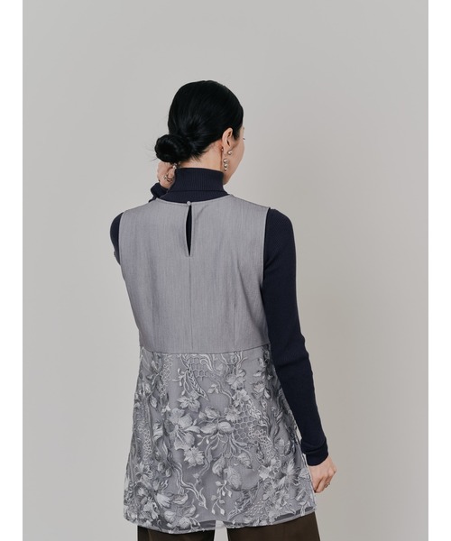 TEVALT(ヴァレット)の「ベルト付レーストップス(Tシャツ/カットソー・レディース・ブラウン/ライトグレー・38)」の19枚目の写真