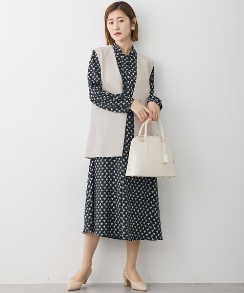23区 L(ニジュウサンクオオキイサイズ)の「トリアセダブルジョーゼット ジレ(その他アウター・レディース・ベージュ系/ブラック系/ネイビー系・46/44)」の7枚目の写真