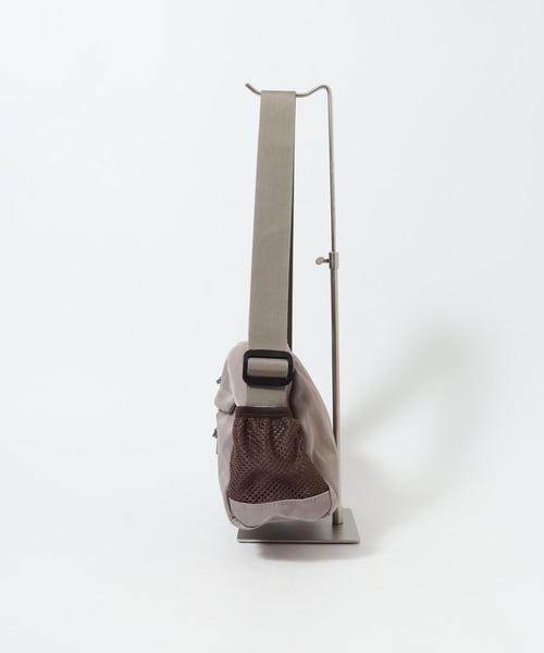 moz(モズ)の「moz 撥水ミニショルダーBAG(ショルダーバッグ・メンズ・グレイッシュベージュ/ネイビー/ブラック/ネイビー系・FREE)」の13枚目の写真