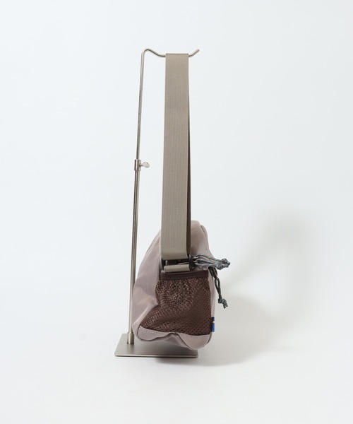 moz(モズ)の「moz 撥水ミニショルダーBAG(ショルダーバッグ・メンズ・グレイッシュベージュ/ネイビー/ブラック/ネイビー系・FREE)」の14枚目の写真