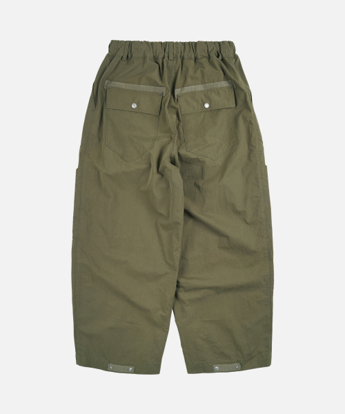 FRIZMWORKS（フリズムワークス）の「FOLD FATIGUE WIDE PANTS _ OLIVE（その他パンツ・メンズ・その他・LARGE/X-LARGE/SMALL/MEDIUM）」の2枚目の写真