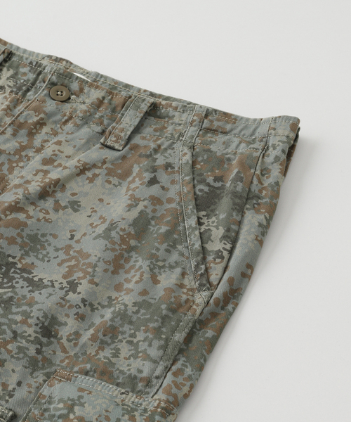 Guess(ゲス)の「GUESS Originals/ゲス オリジナルス TWILL GARGO PANT(カーゴパンツ・メンズ・チャコールグレー・31/29)」の3枚目の写真