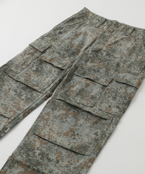 Guess(ゲス)の「GUESS Originals/ゲス オリジナルス TWILL GARGO PANT(カーゴパンツ・メンズ・チャコールグレー・31/29)」の4枚目の写真