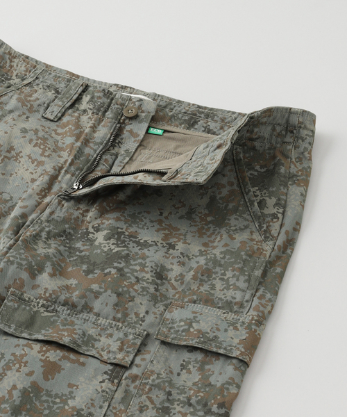 Guess(ゲス)の「GUESS Originals/ゲス オリジナルス TWILL GARGO PANT(カーゴパンツ・メンズ・チャコールグレー・31/29)」の6枚目の写真