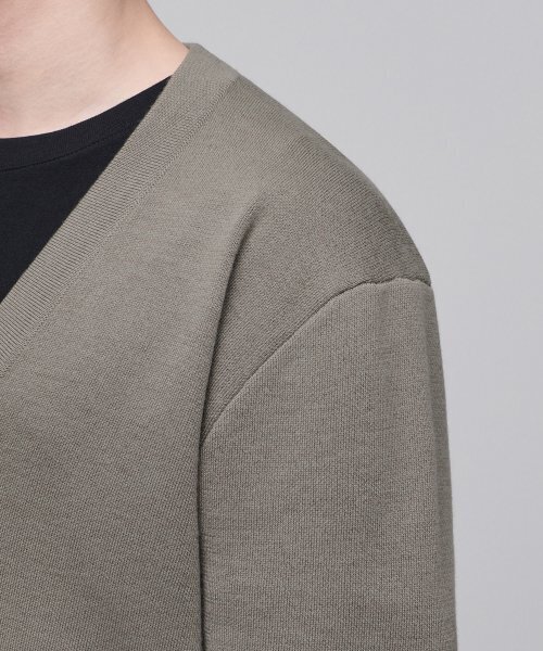 MUSINSA STANDARD（ムシンサスタンダード）の「ミニマルカーディガン [ダスティベージュ]（カーディガン/ボレロ・メンズ・その他・SMALL/MEDIUM/LARGE/X-LARGE/XX-LARGE）」の4枚目の写真