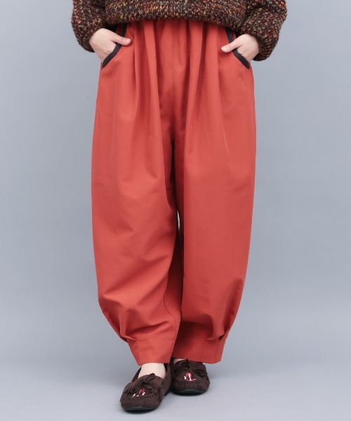 チチカカ（チチカカ）の「ピーチスキンエッグタックパンツ（その他パンツ・レディース・ベージュ/マスタード/その他1/その他2・MEDIUM/LARGE）」の3枚目の写真