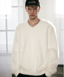 Angora V-neck over knit white