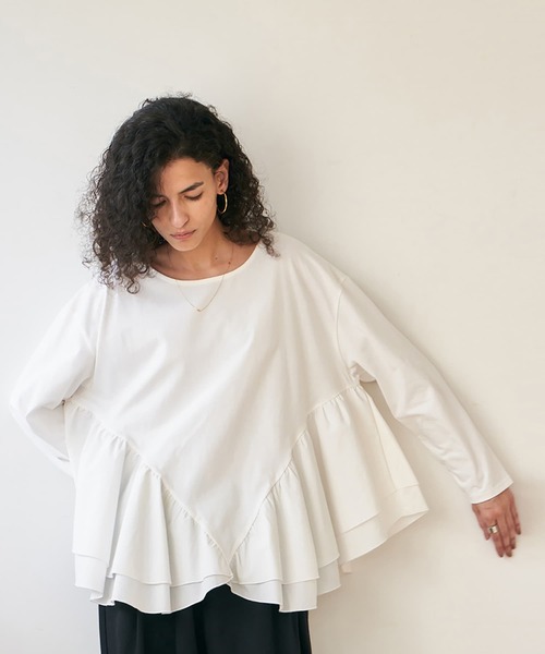 Brown&Street(ブラウンアンドストリート)の「アングルラインぺプラムトップス(Tシャツ/カットソー・レディース・ブラック/オフホワイト・FREE)」の3枚目の写真