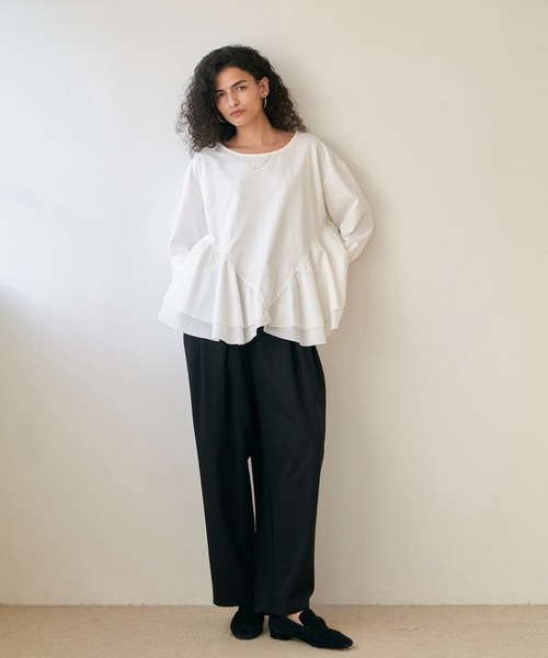 Brown&Street(ブラウンアンドストリート)の「アングルラインぺプラムトップス(Tシャツ/カットソー・レディース・ブラック/オフホワイト・FREE)」の4枚目の写真