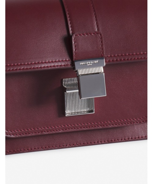 Maison Kitsune（メゾンキツネ）の「CASEY BAG（ショルダーバッグ・レディース・バーガンディー/ブラック・U）」の7枚目の写真