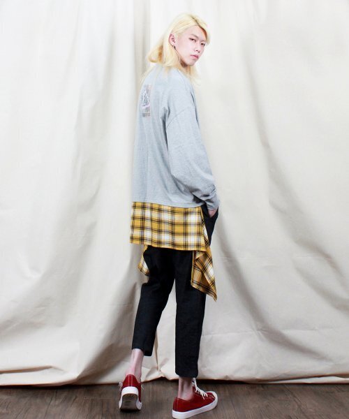 DEMARC(ドゥマーク)の「男女共用チェックバランス長袖Tシャツグレー(Tシャツ/カットソー・レディース・その他・FREE)」の5枚目の写真