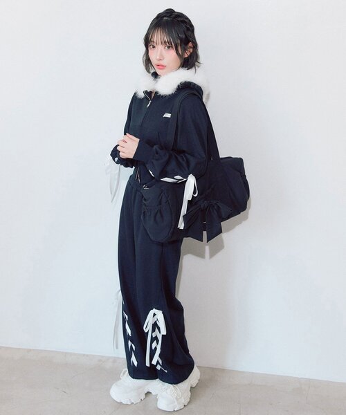 OLIVE des OLIVE(オリーブデオリーブ)の「レースアップバレルレッグパンツ(スウェットパンツ・レディース・ピンク/トップグレー/ブラック/ミント・FREE)」の17枚目の写真