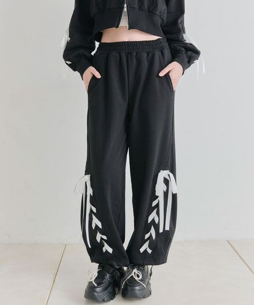 OLIVE des OLIVE(オリーブデオリーブ)の「レースアップバレルレッグパンツ(スウェットパンツ・レディース・ピンク/トップグレー/ブラック/ミント・FREE)」の2枚目の写真