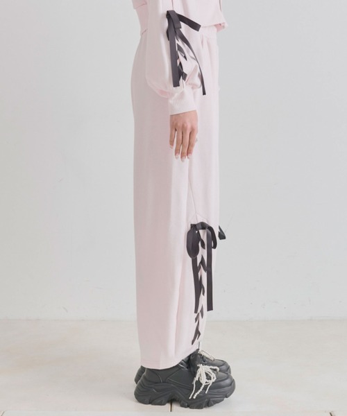 OLIVE des OLIVE(オリーブデオリーブ)の「レースアップバレルレッグパンツ(スウェットパンツ・レディース・ピンク/トップグレー/ブラック/ミント・FREE)」の6枚目の写真