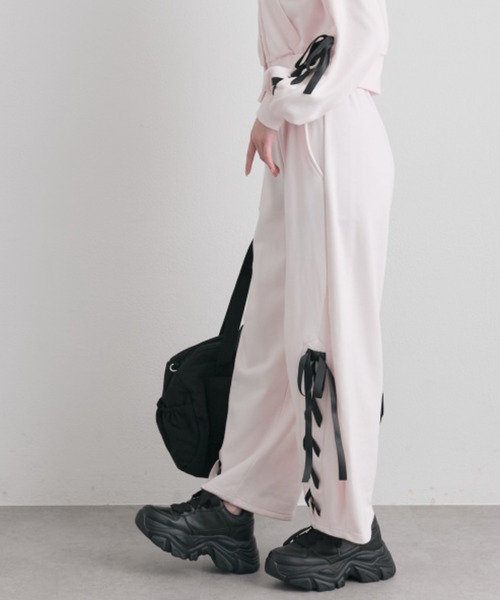 OLIVE des OLIVE（オリーブデオリーブ）の「【セットアップ対応】レースアップバレルレッグパンツ（スウェットパンツ・レディース・ブラック/トップグレー/ピンク/ミント・FREE）」の15枚目の写真