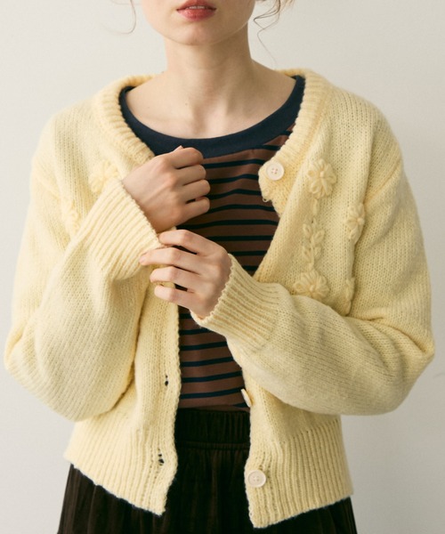 Crisp(クリスプ)の「フラワー刺繍ニットカーディガン(カーディガン/ボレロ・レディース・イエロー/ホワイト・FREE)」の21枚目の写真