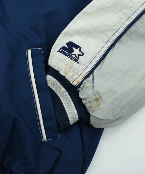 LABORATORY R（ラボラトリーアール）の「【USED】90’s STARTER “NFL Dallas Cowboys” 中綿入り ナイロンジャケット（ナイロンジャケット・メンズ・ネイビー・X-LARGE）」の4枚目の写真