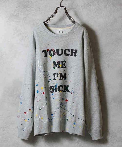 NUMBER (N)INE（ナンバーナイン）の「HAND PAINTED TOUCH ME I'M SICK PRINTED CLASSIC CREWNECK SWEATSHIRT / ハンドペイント タッチ ミー アイム シック ロゴプリント クラシック クルーネック スウェットシャツ（スウェット・メンズ・グレー/ブラック系その他2/グレー系その他2・L/M/XL）」の2枚目の写真