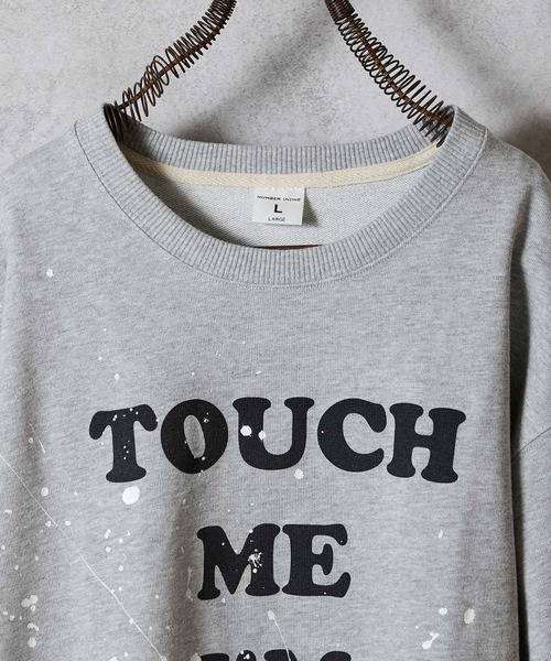 NUMBER (N)INE（ナンバーナイン）の「HAND PAINTED TOUCH ME I'M SICK PRINTED CLASSIC CREWNECK SWEATSHIRT / ハンドペイント タッチ ミー アイム シック ロゴプリント クラシック クルーネック スウェットシャツ（スウェット・メンズ・グレー/ブラック系その他2/グレー系その他2・L/M/XL）」の15枚目の写真