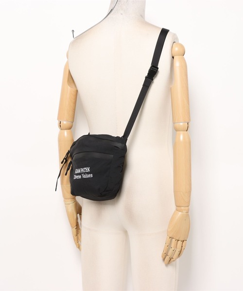 ADAM PATEK(アダムパテック)の「【ADAMPATEK/アダムパテック】nylon mini shoulder bag/ナイロンミニショルダーバッグ(ボディバッグ/ウエストポーチ・メンズ・ブラック/カーキ・FREE)」の3枚目の写真