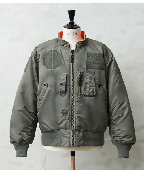 WAIPER.inc(ワイパーインク)の「WAIPER.inc 米軍 CUSTOM MA-1 フライトジャケット【WP37】(MA-1・メンズ・セージグリーン/ブラック・L/M/XL)」の2枚目の写真