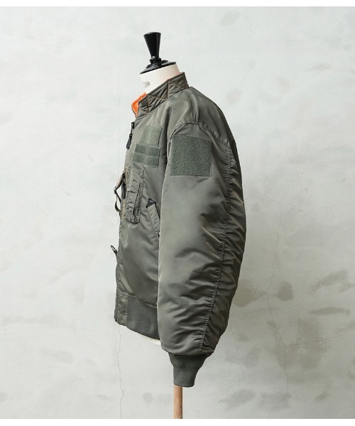 WAIPER.inc(ワイパーインク)の「WAIPER.inc 米軍 CUSTOM MA-1 フライトジャケット【WP37】(MA-1・メンズ・セージグリーン/ブラック・L/M/XL)」の4枚目の写真