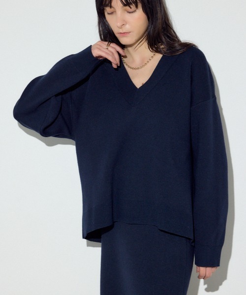 AZUL by moussy（アズールバイマウジー）の「スウェットライクVネックニット（ニット/セーター・レディース・ライトピンク/杢グレー/ネイビー・SMALL/MEDIUM）」の2枚目の写真
