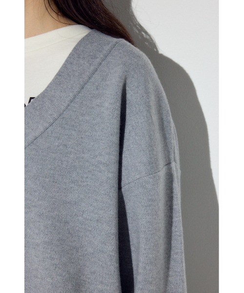AZUL by moussy（アズールバイマウジー）の「スウェットライクVネックニット（ニット/セーター・レディース・ライトピンク/杢グレー/ネイビー・SMALL/MEDIUM）」の12枚目の写真