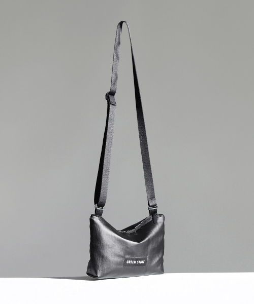 GREEN STUFF(グリーンスタッフ)の「handy bag Z1 - matte stone black S(メッセンジャーバッグ・レディース・その他・FREE)」の2枚目の写真