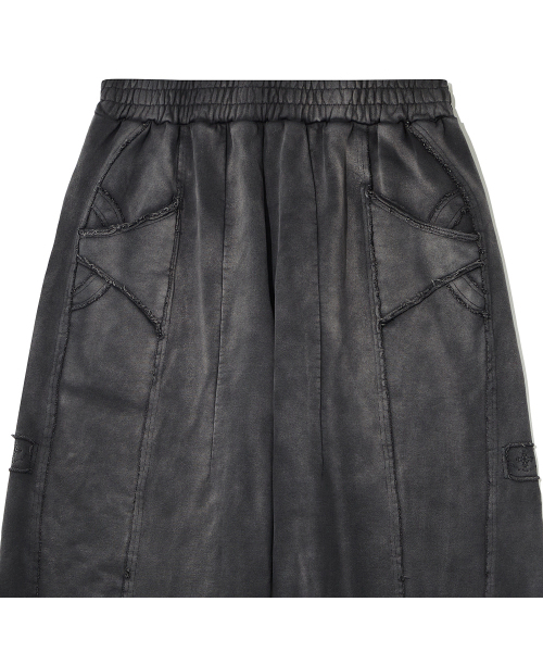 WANGGWAN（ワングァン）の「エチッドクロススウェットパンツ（スウェットパンツ・メンズ・ブラック・MEDIUM/LARGE）」の3枚目の写真