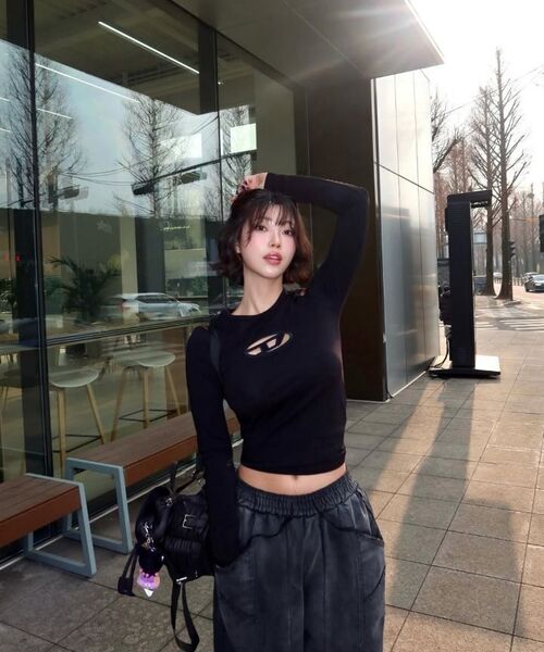 WANGGWAN（ワングァン）の「エチッドクロススウェットパンツ（スウェットパンツ・メンズ・ブラック・MEDIUM/LARGE）」の17枚目の写真