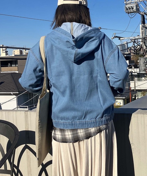 AS KNOW AS plus（アズノゥアズプラス）の「○フード付き ゆるっとビッグサイズ デニムブルゾン 【UNISEX ITEM】（デニムジャケット・レディース・ブルー/ブラック/ネイビー・FREE）」の9枚目の写真