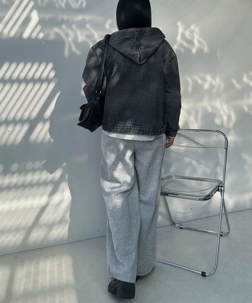 AS KNOW AS plus（アズノゥアズプラス）の「○フード付き ゆるっとビッグサイズ デニムブルゾン 【UNISEX ITEM】（デニムジャケット・レディース・ブルー/ブラック/ネイビー・FREE）」の20枚目の写真