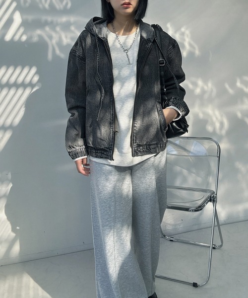 AS KNOW AS plus（アズノゥアズプラス）の「○フード付き ゆるっとビッグサイズ デニムブルゾン 【UNISEX ITEM】（デニムジャケット・レディース・ブルー/ブラック/ネイビー・FREE）」の22枚目の写真