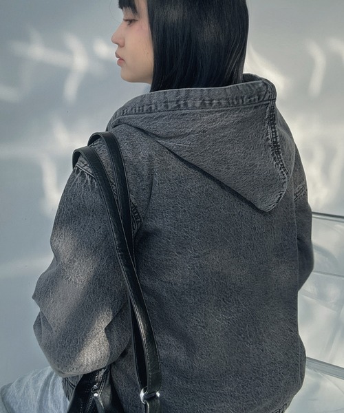 AS KNOW AS plus（アズノゥアズプラス）の「○フード付き ゆるっとビッグサイズ デニムブルゾン 【UNISEX ITEM】（デニムジャケット・レディース・ブルー/ブラック/ネイビー・FREE）」の17枚目の写真