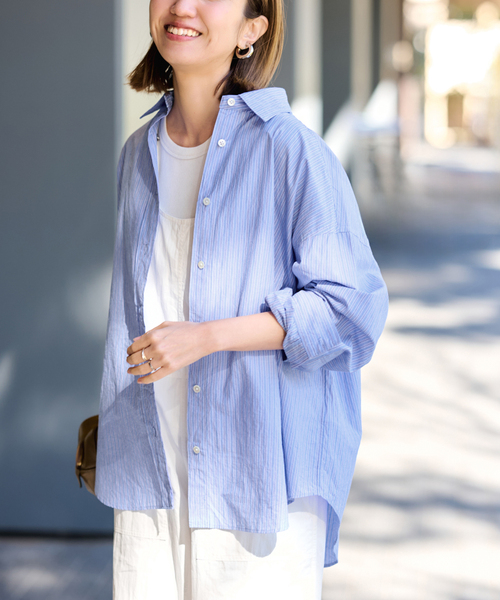 FRAMeWORK(フレームワーク)の「BLUE STRIPE オーバーシャツ(シャツ/ブラウス・レディース・ブルー/サックスブルー/ネイビー・FREE)」の1枚目の写真