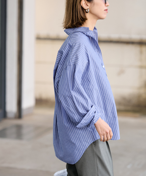 FRAMeWORK(フレームワーク)の「BLUE STRIPE オーバーシャツ(シャツ/ブラウス・レディース・ブルー/サックスブルー/ネイビー・FREE)」の16枚目の写真