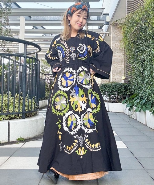 チャイハネ(チャイハネ)の「【チャイハネ】エルジャン刺繍カシュクールワンピース(ワンピース・レディース・ブルー/ブラック/ホワイト・FREE)」の10枚目の写真