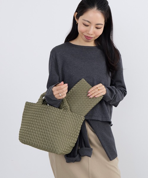 NAGHEDI（ナゲディ）の「【NAGHEDI】スモールトートバッグ-St Barths Small Tote（トートバッグ・レディース・ピンク/アイボリー/カーキ・S）」の4枚目の写真