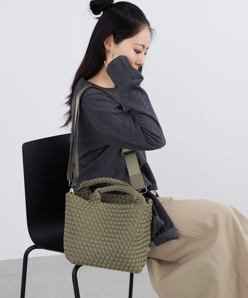 NAGHEDI（ナゲディ）の「【NAGHEDI】スモールトートバッグ-St Barths Small Tote（トートバッグ・レディース・ピンク/アイボリー/カーキ・S）」の6枚目の写真